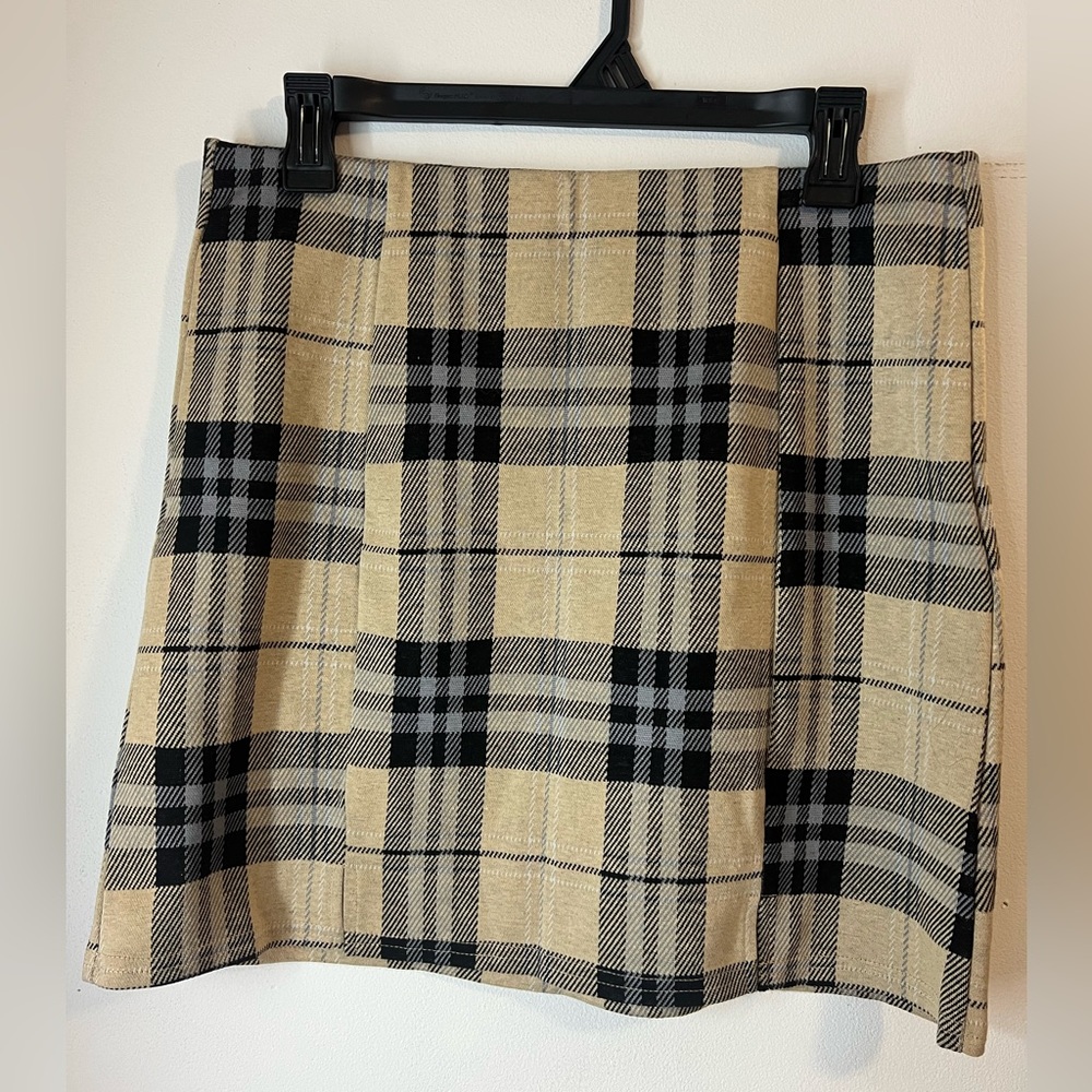 Plaid Beige and Black Mini Skirt